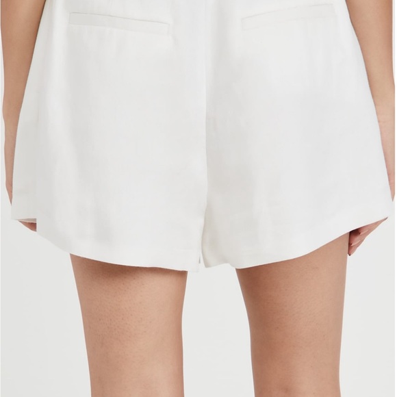 Club Monaco Belted White Shorts - Picture 3 of 3